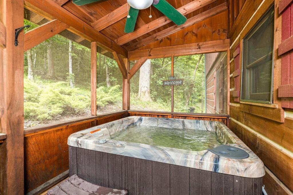 Pigeonforge Cabin Game Roomdog Friendlyhot Tub Pigeon Forge Ngoại thất bức ảnh